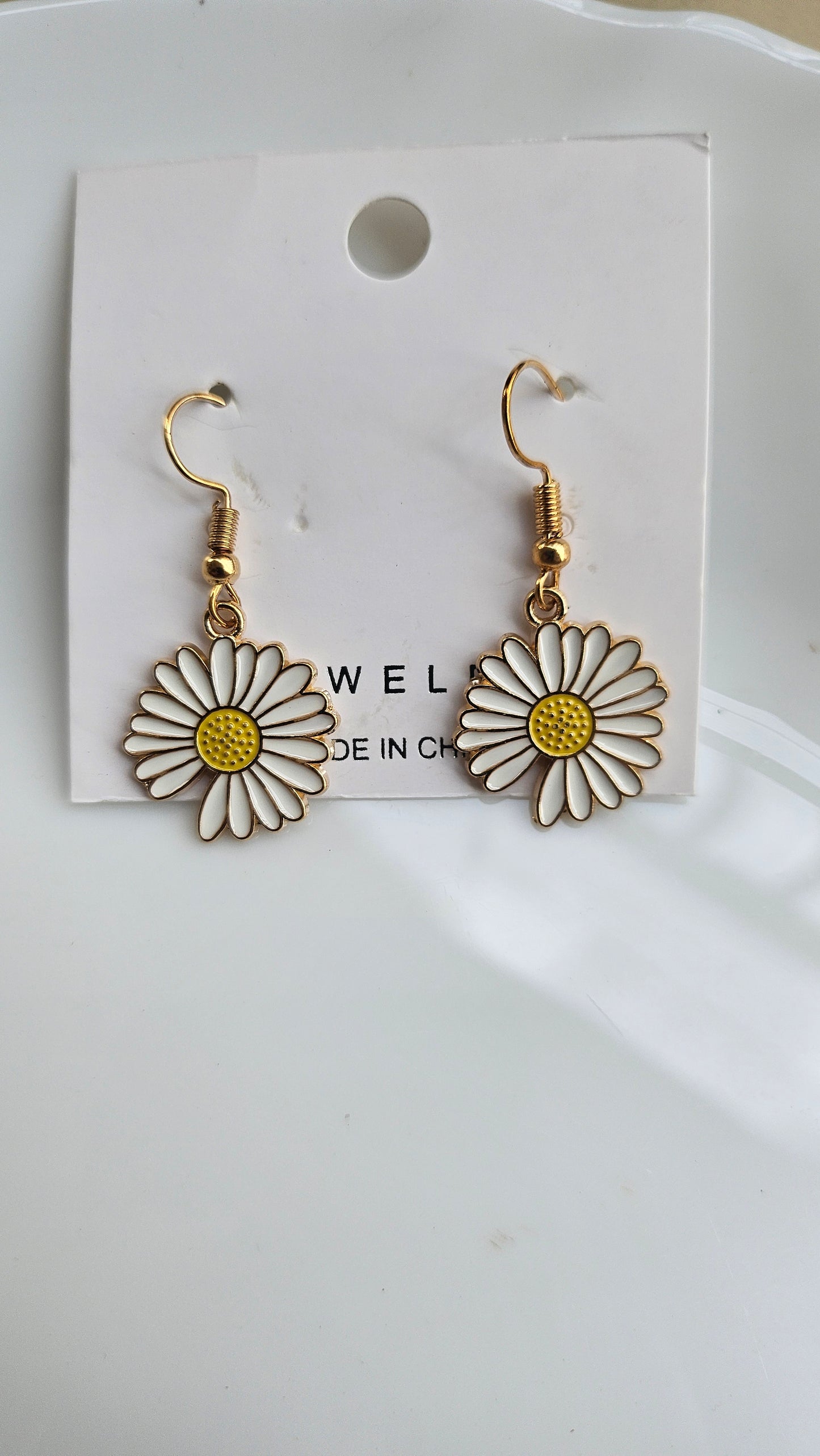 Cheerful Daisy Drop Earrings