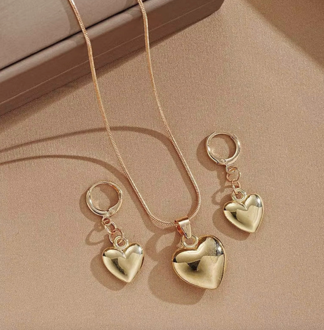 Gold-Plated Anti Tarnish Heart Themed Jewellery Set