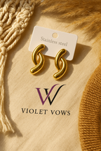 Golden Interlocking Link Studs