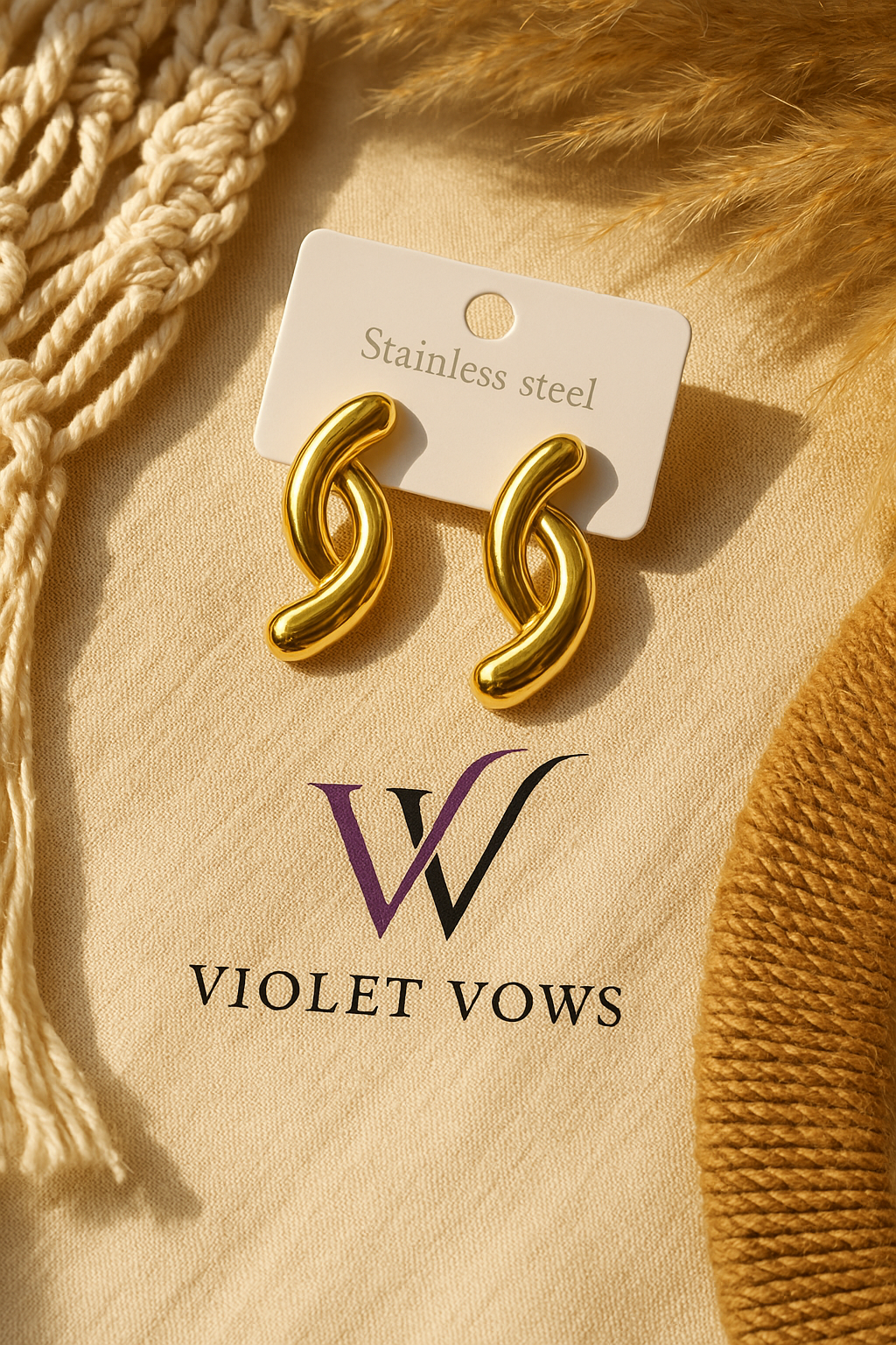 Golden Interlocking Link Studs