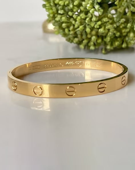 Classic Gold Minimal Bangle Bracelet for Women – Luxury Inspired Everyday Elegance