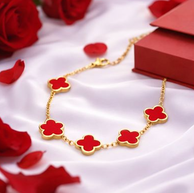 Red Clover Flower Bracelet for Women – Gold Chain Adjustable Charm Bracelet