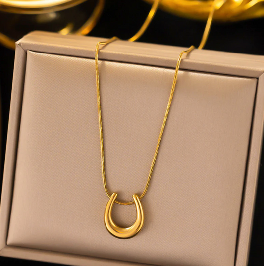Gold-Plated Stainless Steel Anti Tarnish Geometric Shaped Pendant For Women