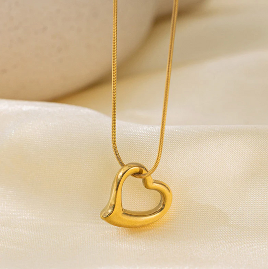 Gold-Plated Anti Tarnish Heart Themed Pendant