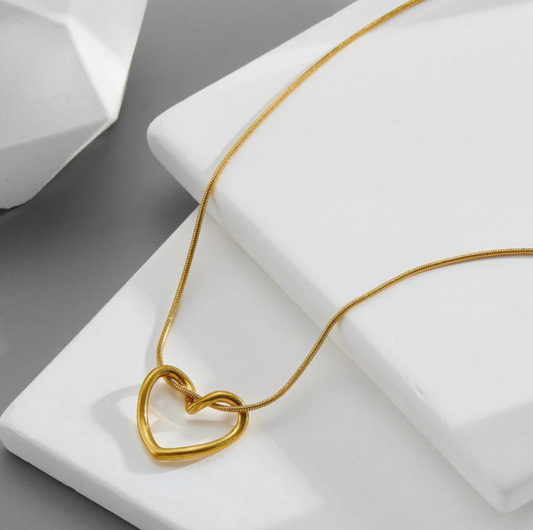 Gold-Plated Anti Tarnish Heart Themed Pendant