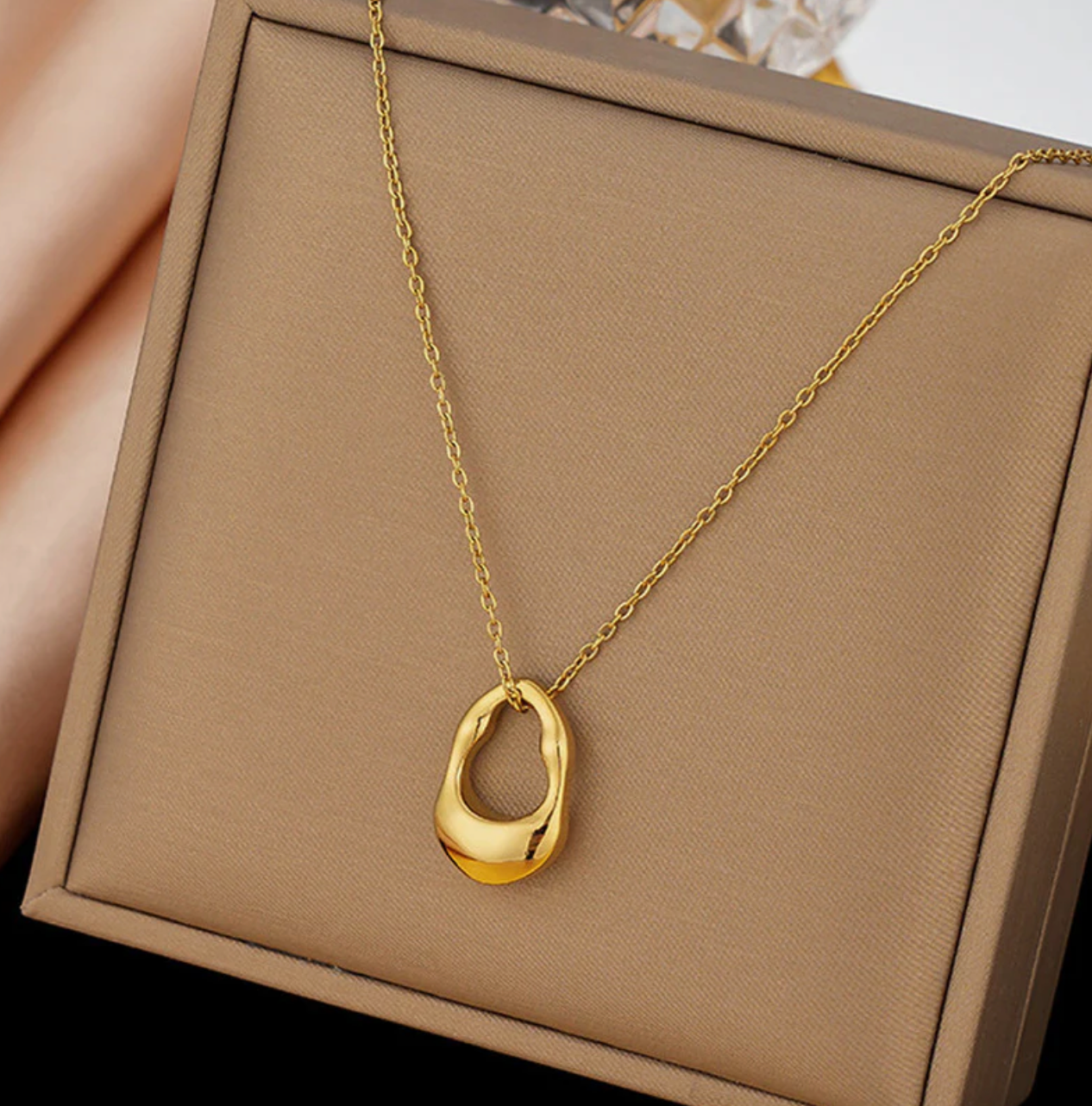 Gold Plated Anti Tarnish Stainless Steel Contemporary Pendant