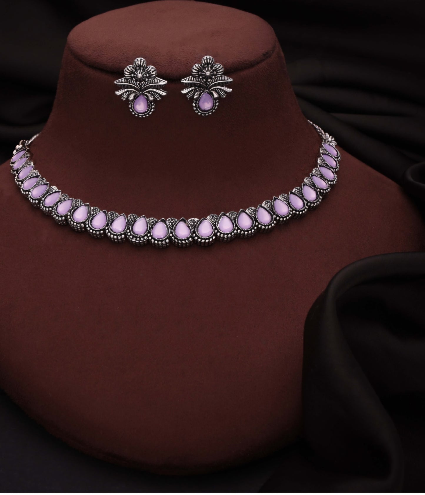 Nitya - Delicate Stone Silver-Toned Necklace Set: A Touch of Glamour