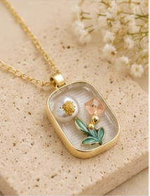 Gold 3D Botanical Dandelion & Pearl Mother-of-Pearl Pendant Necklace