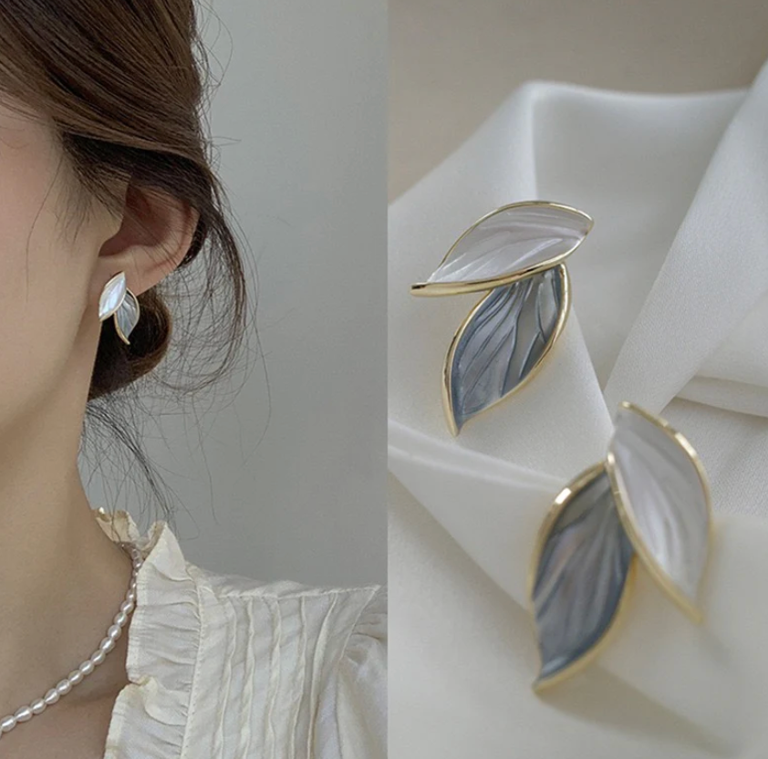 Dual Leaf Shell Stud Earrings