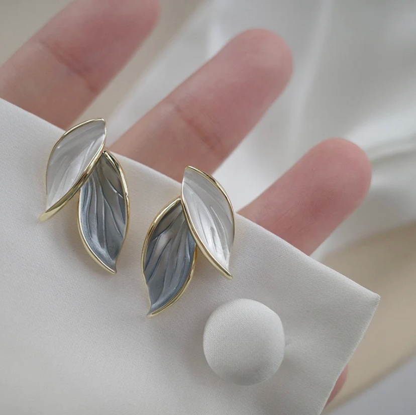 Dual Leaf Shell Stud Earrings