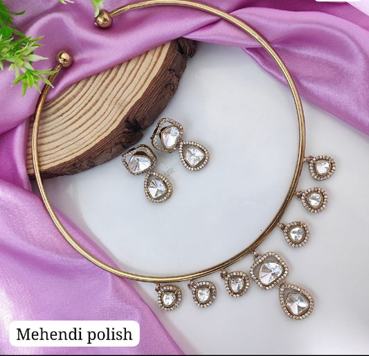Mehendi Polish Hasli Set with Earrings - White