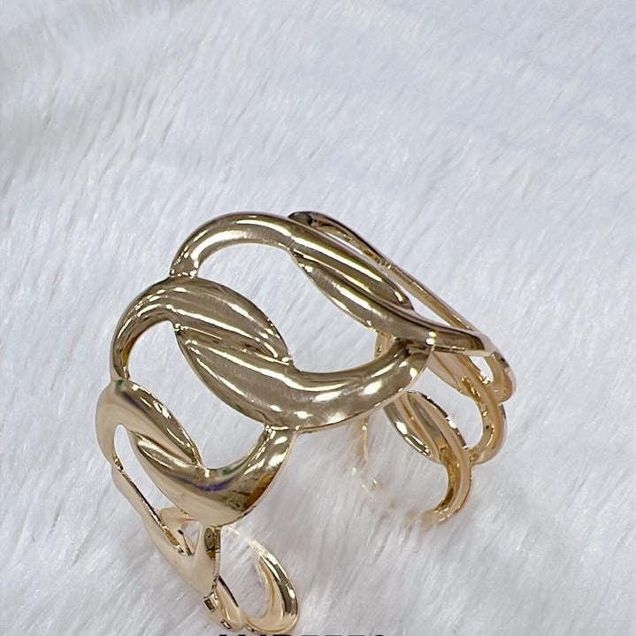 Gold Finish Interlinked Chain Bracelet for Women